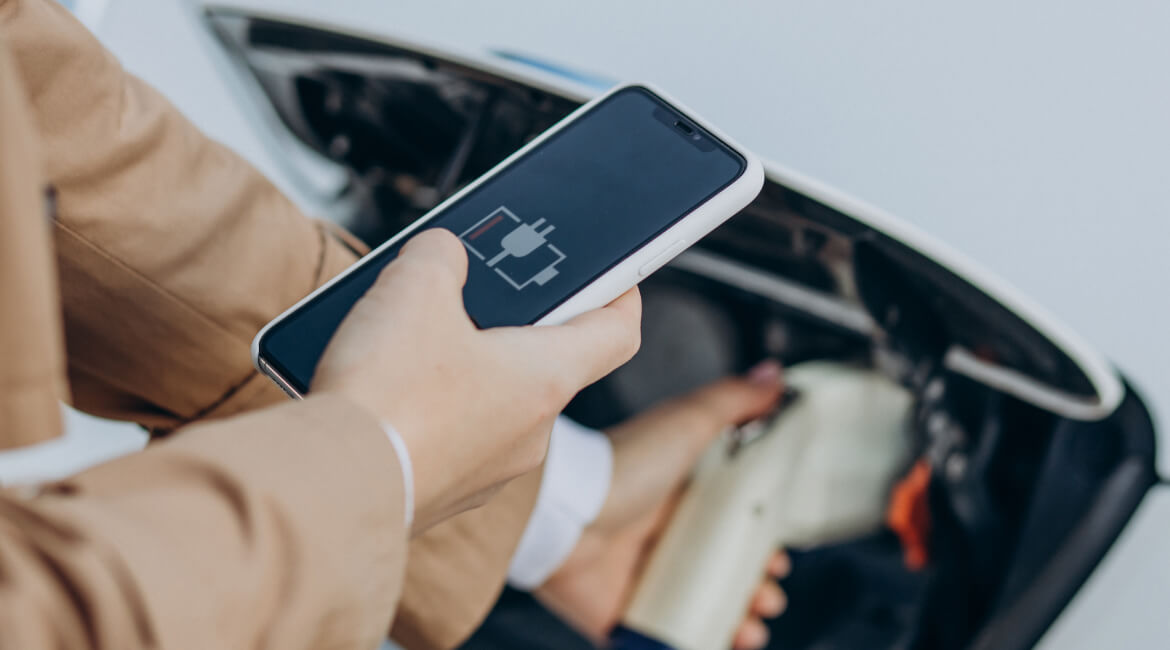 MAINTENANCE & SERVICING OF ELECTRIC CARS